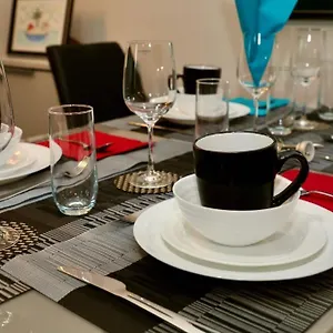 Aqua Dreams - Serviced Luxury Modern Centre 2 Bed , Belfast United Kingdom