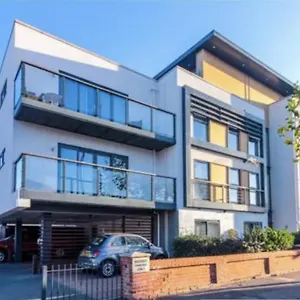 Charming 2-bed In Christchurch , Christchurch (Dorset) United Kingdom