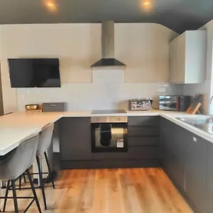 Sloane Modern 2 Bedroom Seafront , Blackpool United Kingdom