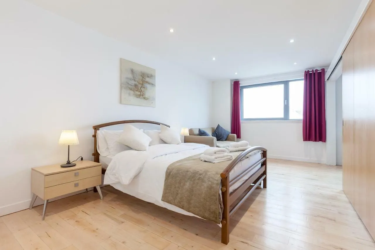Stylish Penthouse Suite Edinburgh 0*,  United Kingdom