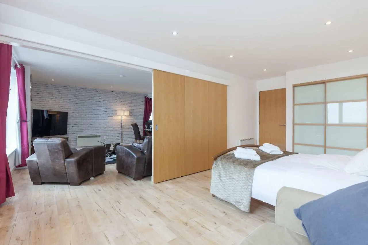Apartment Stylish Penthouse Suite Edinburgh United Kingdom