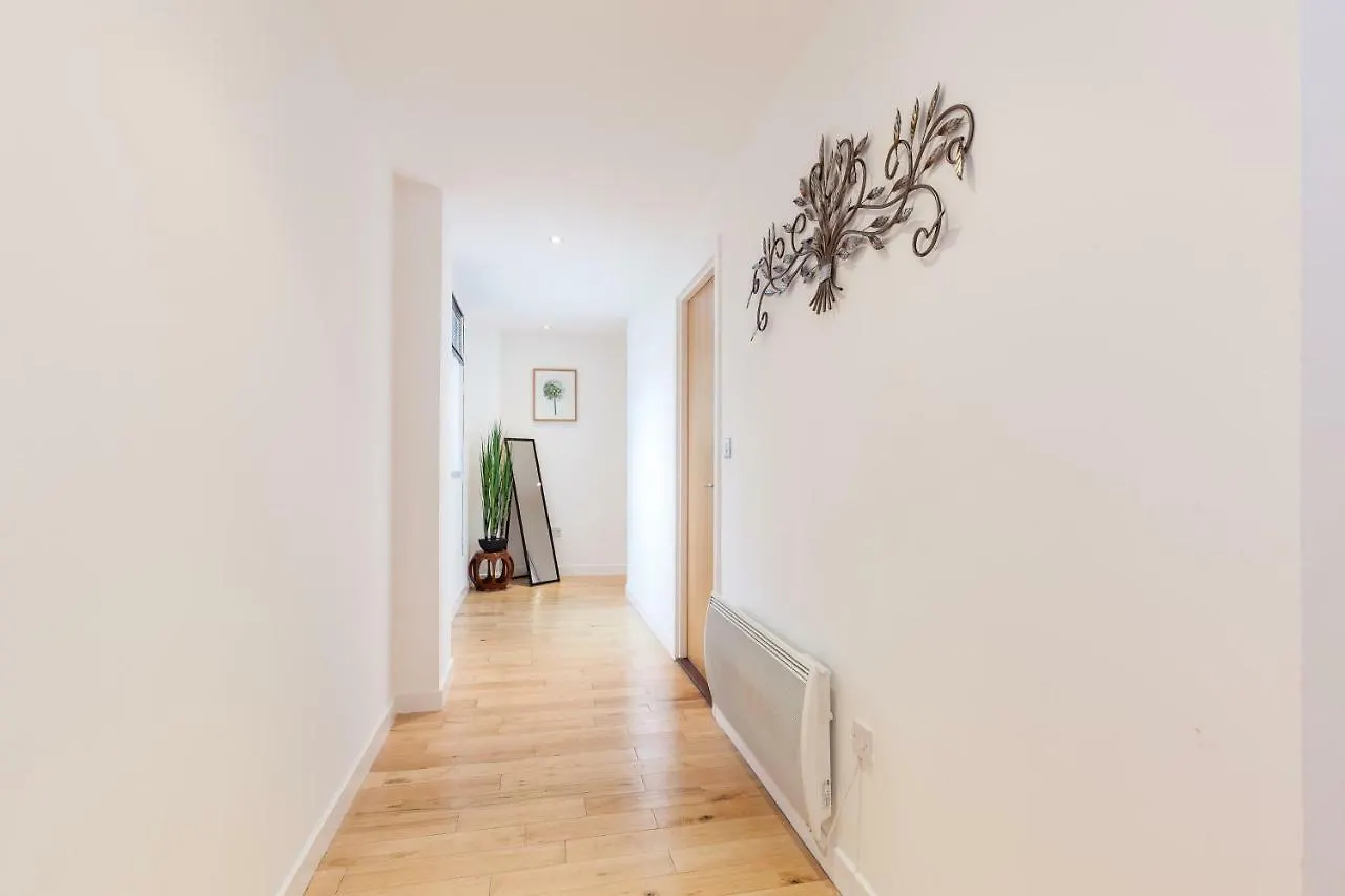 Stylish Penthouse Suite Edinburgh